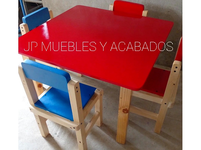 Mesa centro cuadrada roja Guayaquil