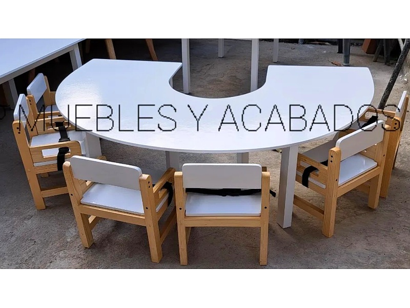 Comedor mesa curva Guayaquil