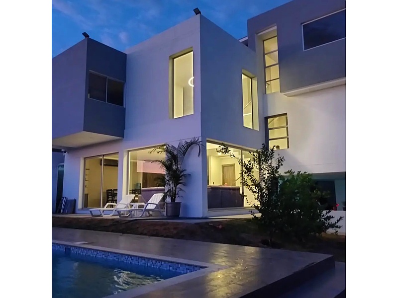 Construcción casa dos plantas Ecuador