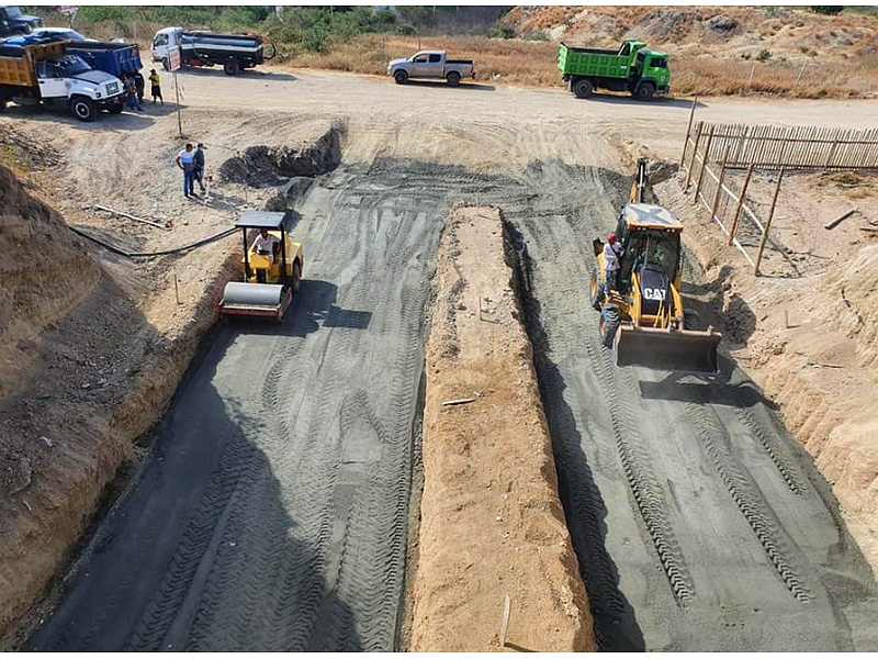 Construcción vías Ecuador
