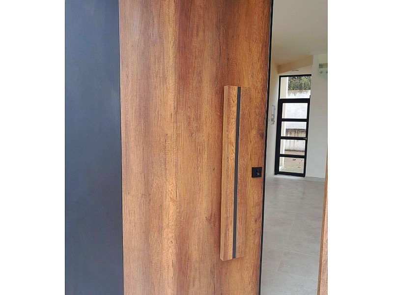 Puerta Madera Clásica Ecuador Soluelec