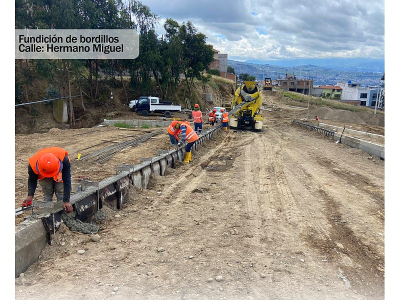 Construcción vías Ecuador