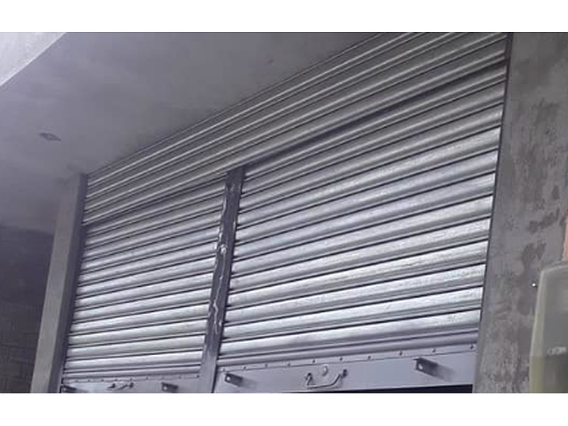 Puerta Garaje Acero Reforzado Ecuador