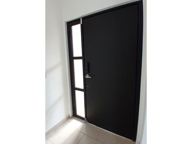 Puerta seguridad European Ecuador