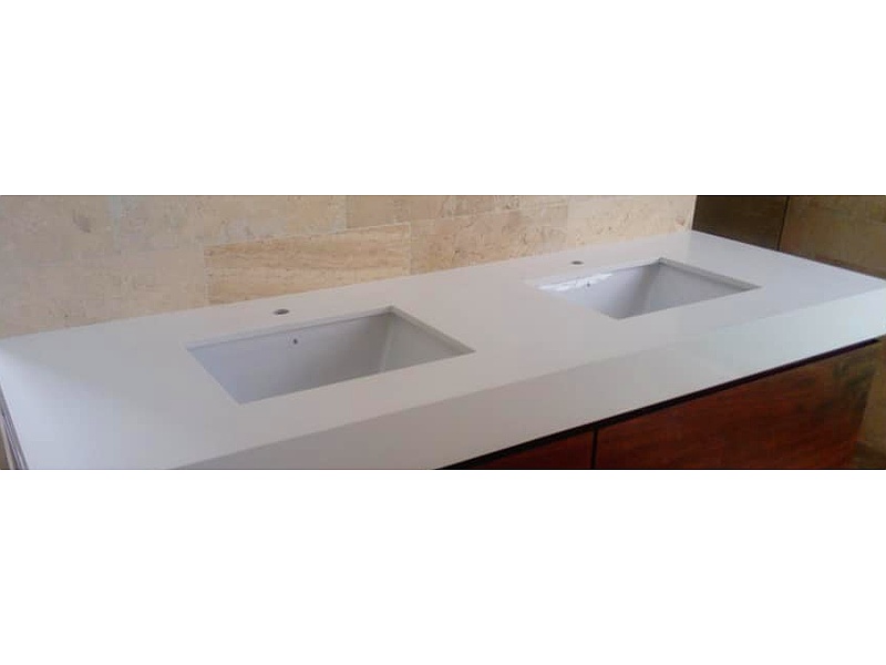 Mesones porcelanato Travertino Ecuador