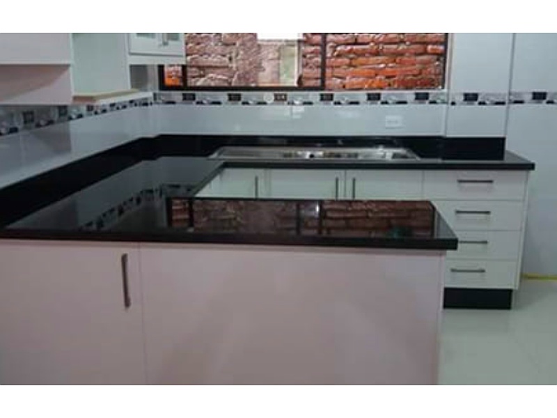 Mesones porcelanato Breccia Ecuador