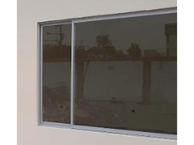 Ventana resistente con marcos blancos PVC 