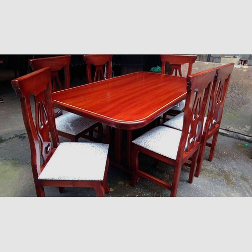 Mesa de madera elegante