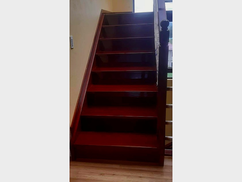 escalera madera ecuador
