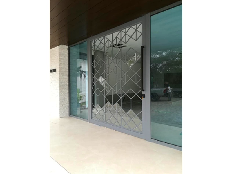Puerta Entrada Rejas Gris Ecuador