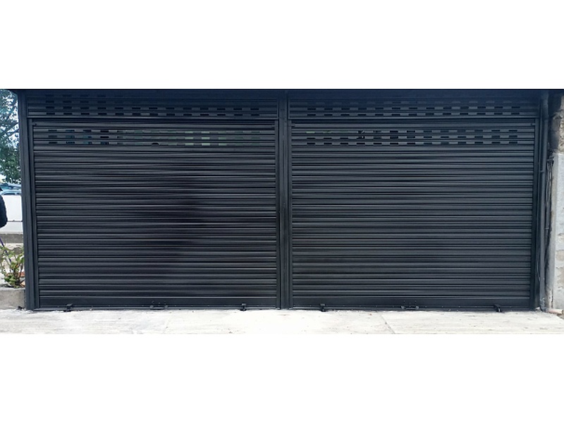 Puerta enrollable control remoto Ecuador