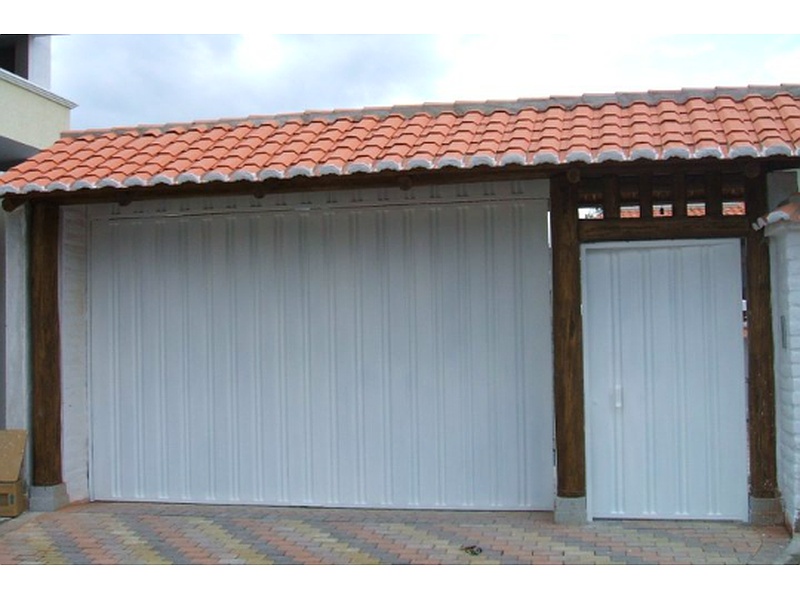 Puerta Garaje Revestimiento Blanco Ecuador