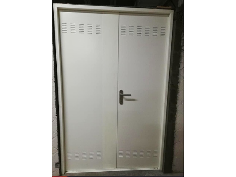Puerta Bodega Aluminio Ecuador