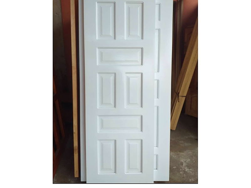 Puerta lacada en color blanco Machachi 