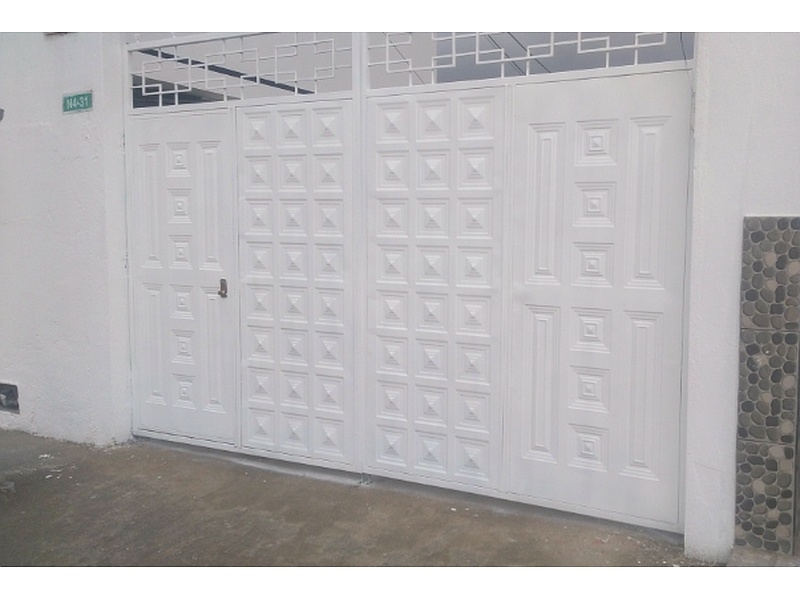 Puerta Garaje Basculante Blanco Ecuador