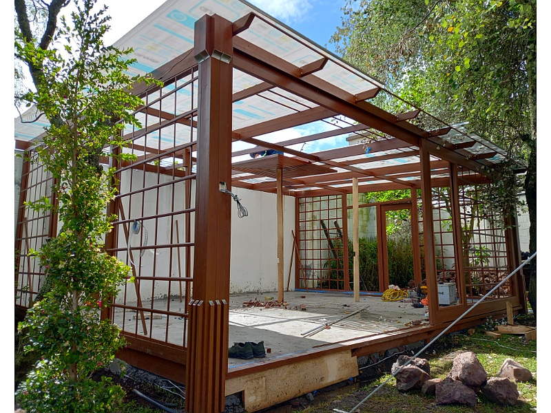 Estructura de Aluminio Maderado con Vidrio Opaco - Ecuador
