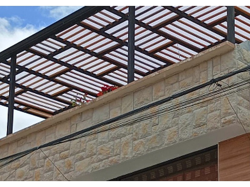 Pérgola Mixta con Vidrio Traslúcido - Ecuador