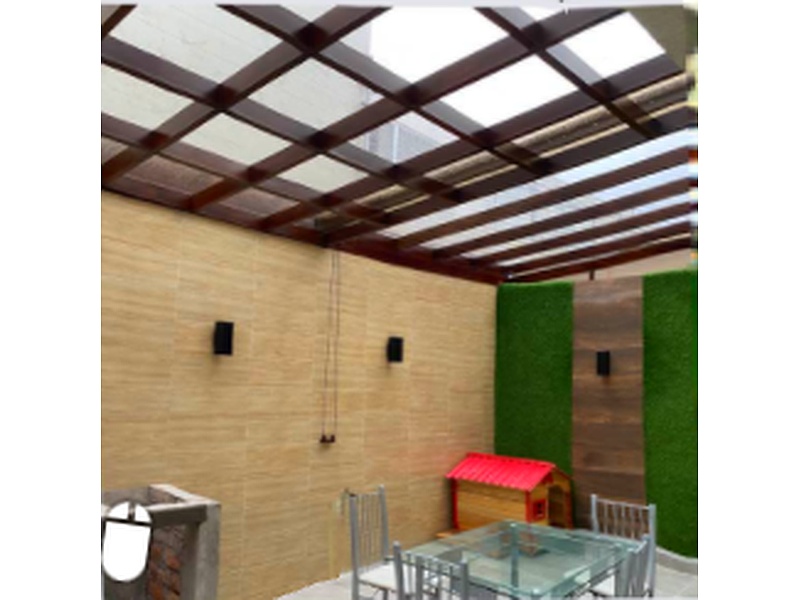 Pérgola corrediza con estructura metálica - Ambato