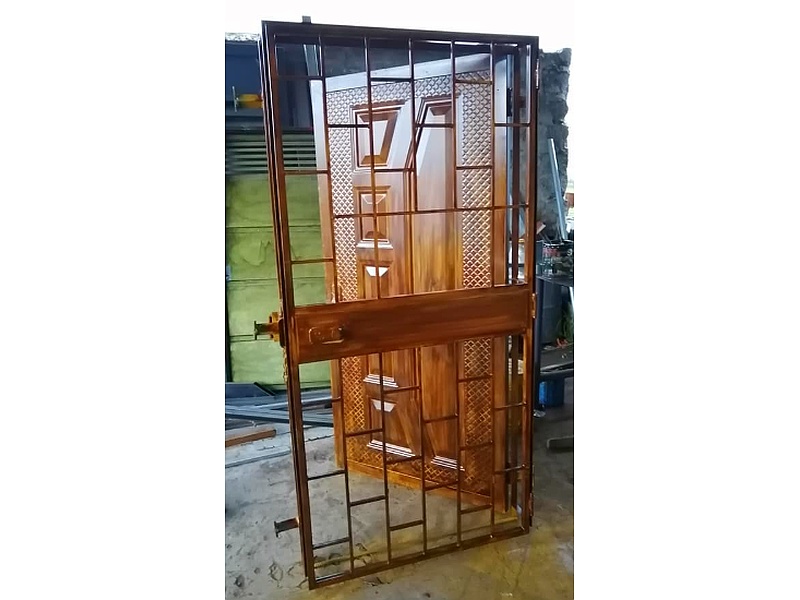 PUERTA DE ACCESO PRINCIPAL CON PROTECTOR - AMBATO