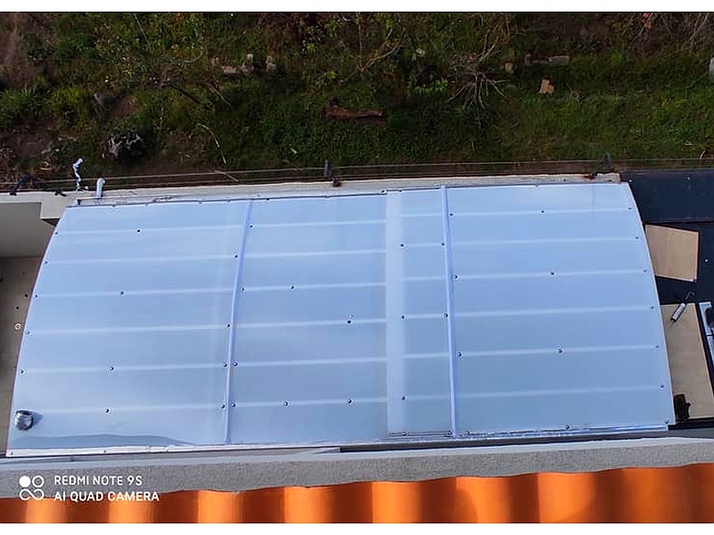 PERGOLA CORREDIZA EN ESTRUCTURA METÁLICA AMBATO