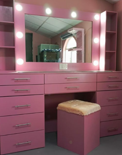 Muebles de Dormitorio rosado Ecuador