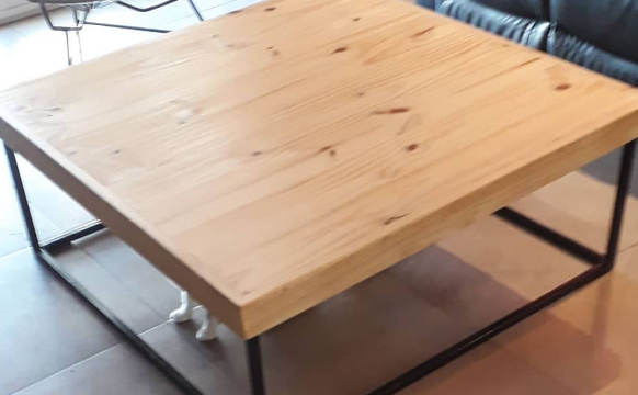 Mesa de centro en madera pequeña Ecuador
