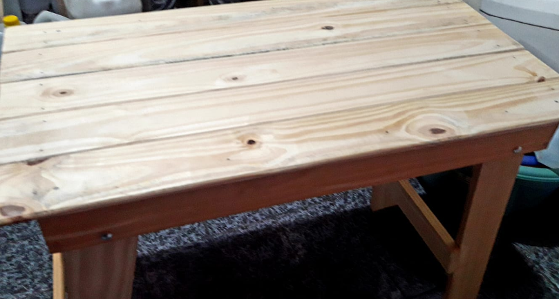 Mesa de comedor de madera Ecuador