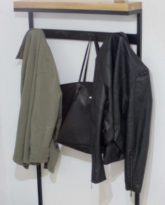 Repisa de Ropa para Pared Ecuador