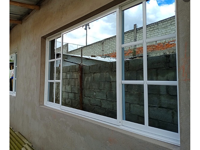 Ventana corrediza de aluminio y vidrio Quito