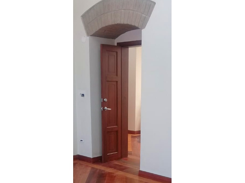 Puerta Madera Quito 