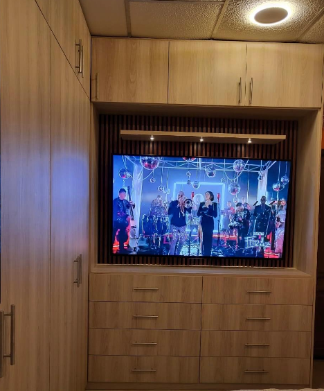 Mueble Televisión madera  Ambato Decoestilo