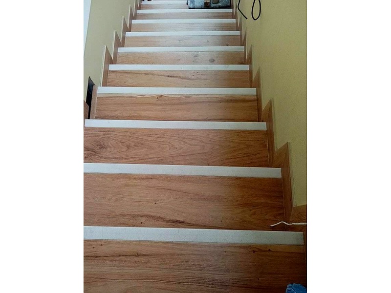 ESCALERA DE MADERA LAMINADA GUAYAQUIL 