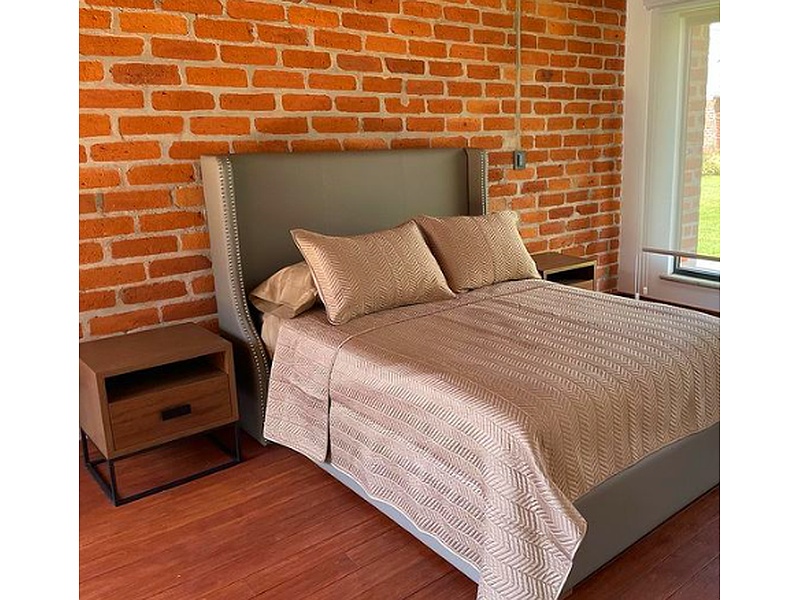 Cama de dos plazas Ecuador 