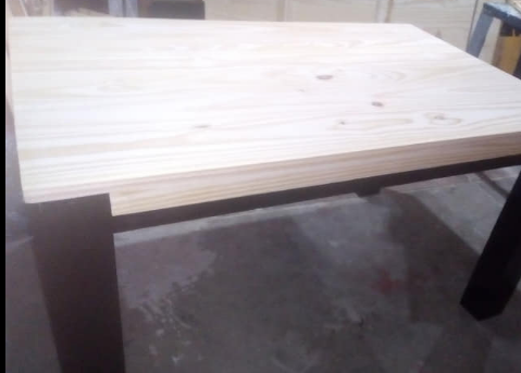 Mesa de Comedor Sencillo Ecuador