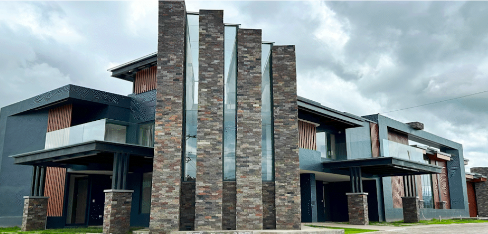 Construccion Casa de Diseño Ecológico Ecuador