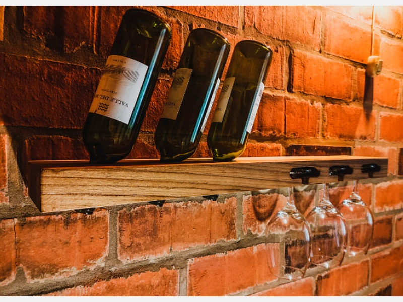repisa vinos ecuador