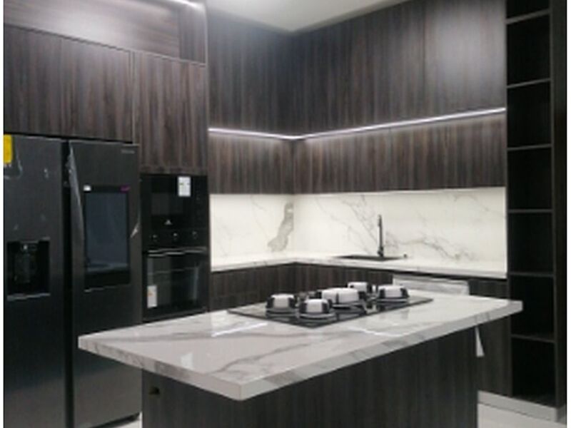 Mueble cocina madera negra Ecuador