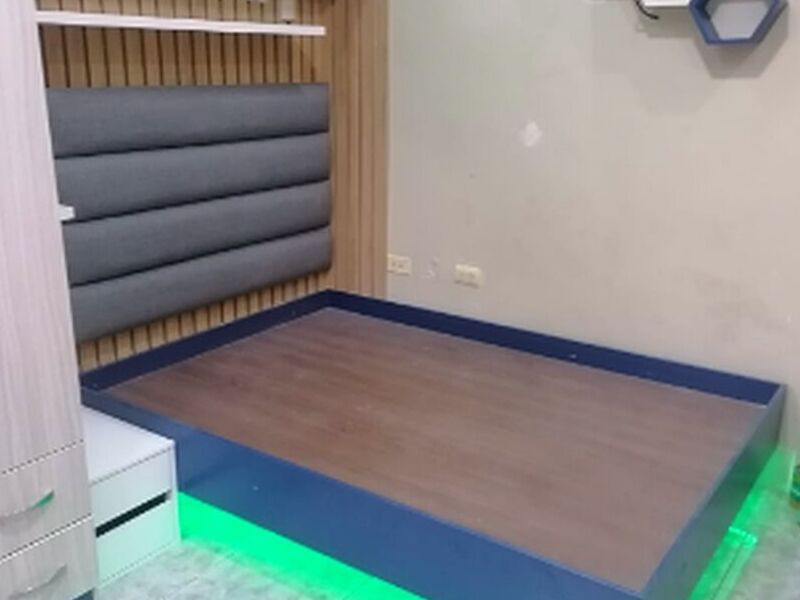 Cama tipo flotante elegante Ecuador