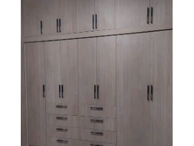 Closet grande plomo Ecuador