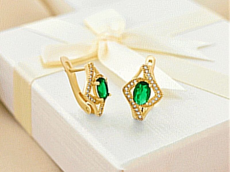 Aretes rombo circones y ovalo verde Quevedo