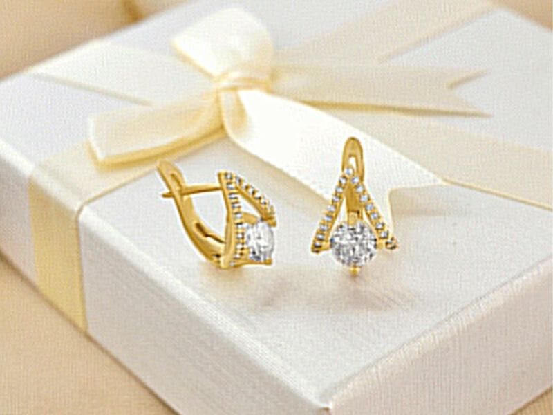 Aretes triangulo de circones y circón Quevedo
