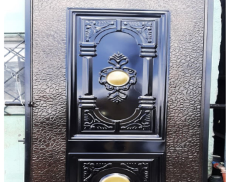 PUERTA METÁLICA CARCHI
