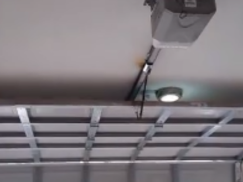 PUERTA AUTOMÁTICA CARCHI