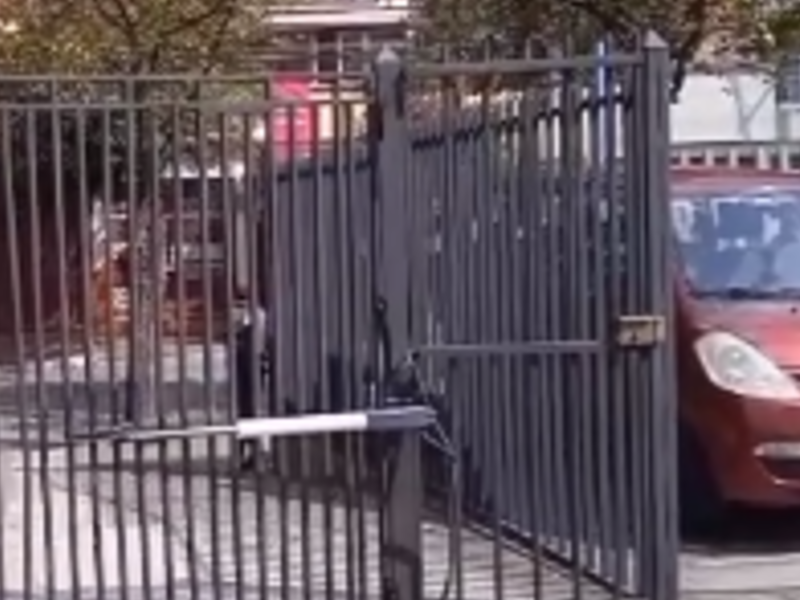 PUERTA AUTOMÁTICA ESMERALDAS