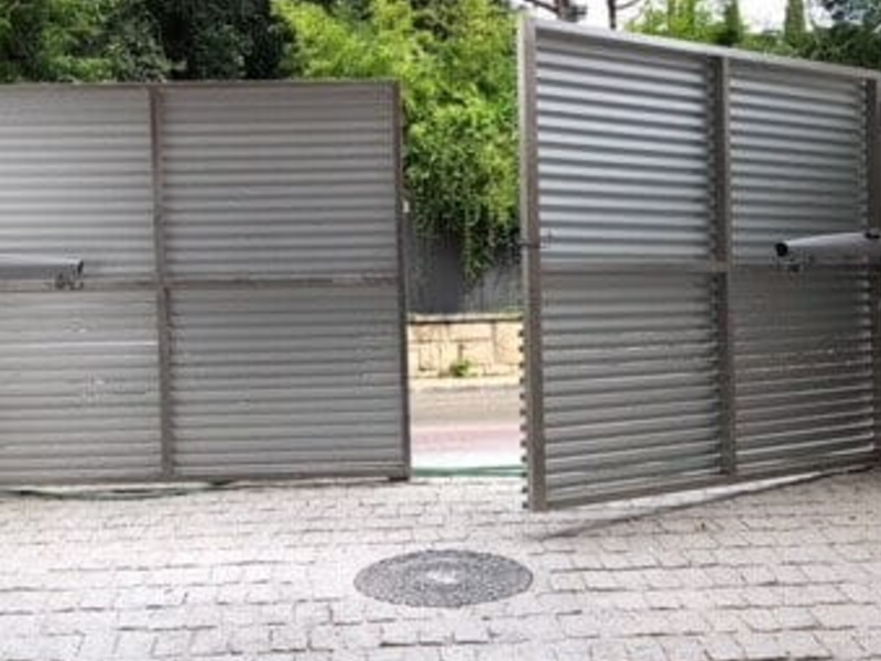 PUERTA AUTOMÁTICA ESMERALDAS