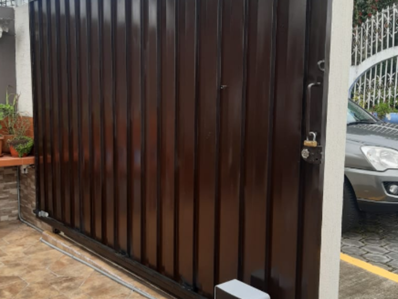 PUERTA AUTOMÁTICA LOJA