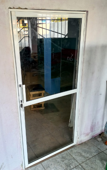 Puerta de Aluminio con Aislamiento Térmico Ecuaor