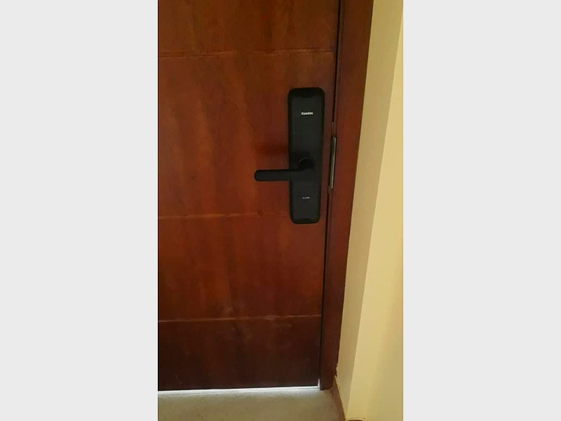 puerta madera grande ecuador