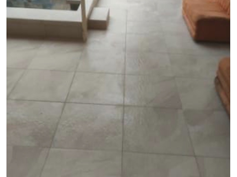 Piso de Cerámica - Reflejo Carmesí - Ecuador - Virgen
