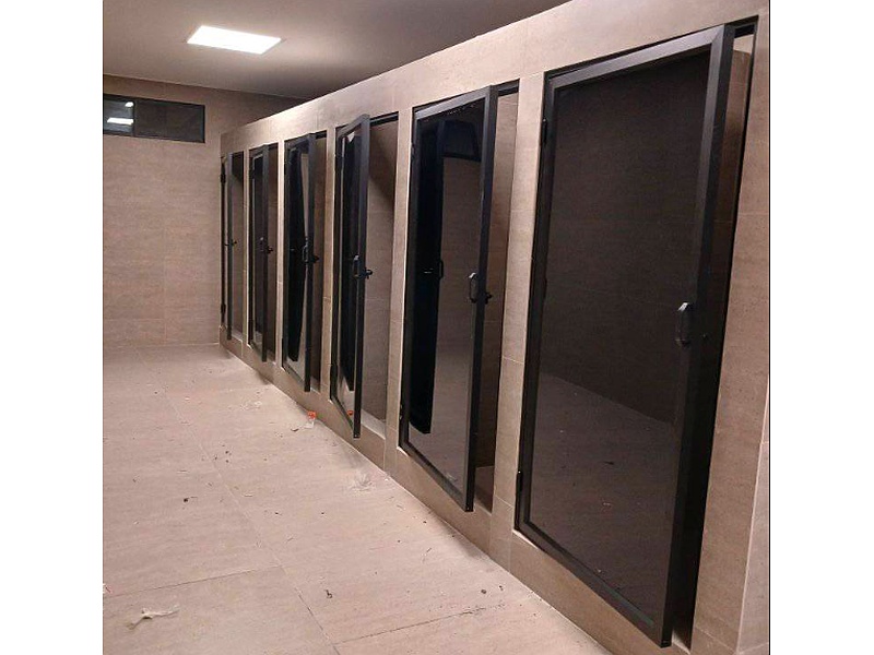 Puertas para Duchas en Aluminio y Alucobom - Ecuador